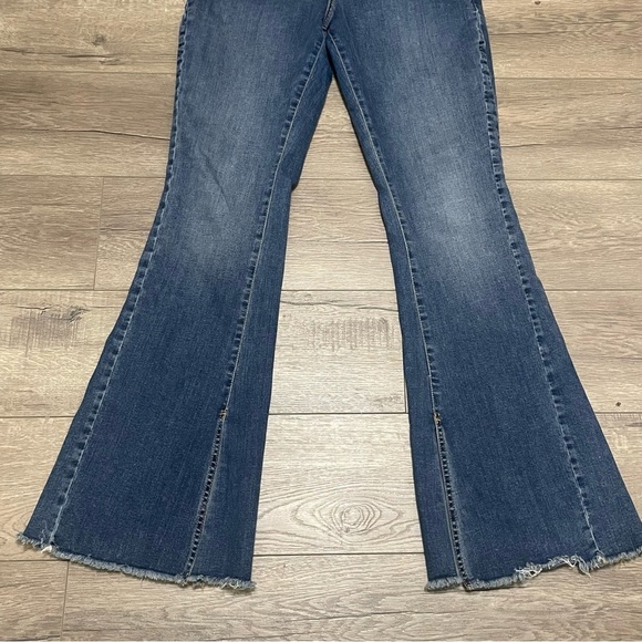 We the Free People Jeans Flare Leg Slip Raw Hem Stretch Denim Sz 31 - Picture 3 of 9